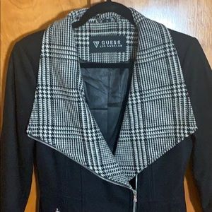 BLACK PEACOAT WITH MODERN DETAIL❤️